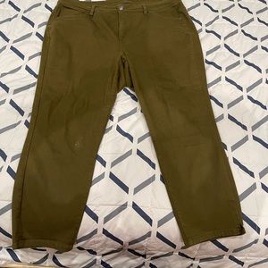 Olive Cropped Pants
